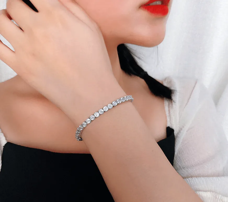 10ct Total Weight Round Moissanite Tennis Bracelet DEF VVS2