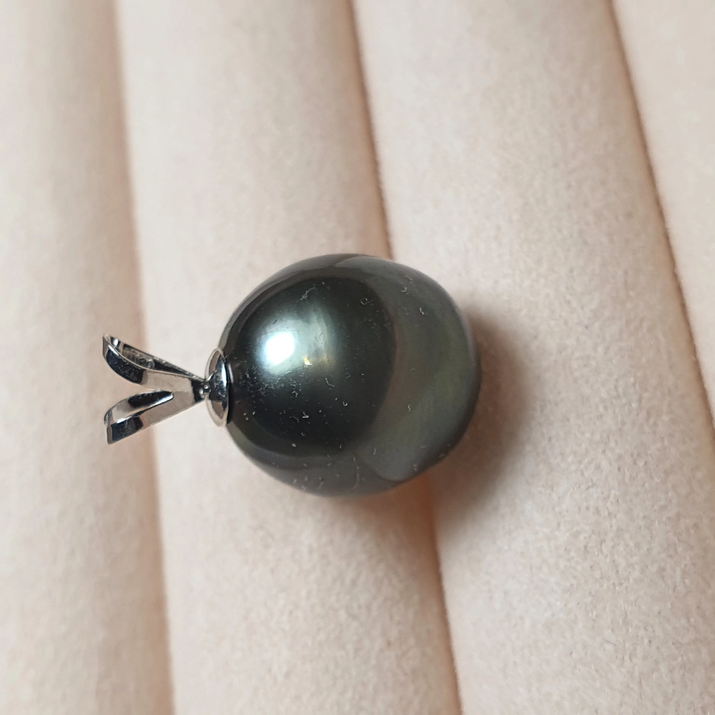 10mm Tahitian Baroque Pearl Pendant, 18k Gold