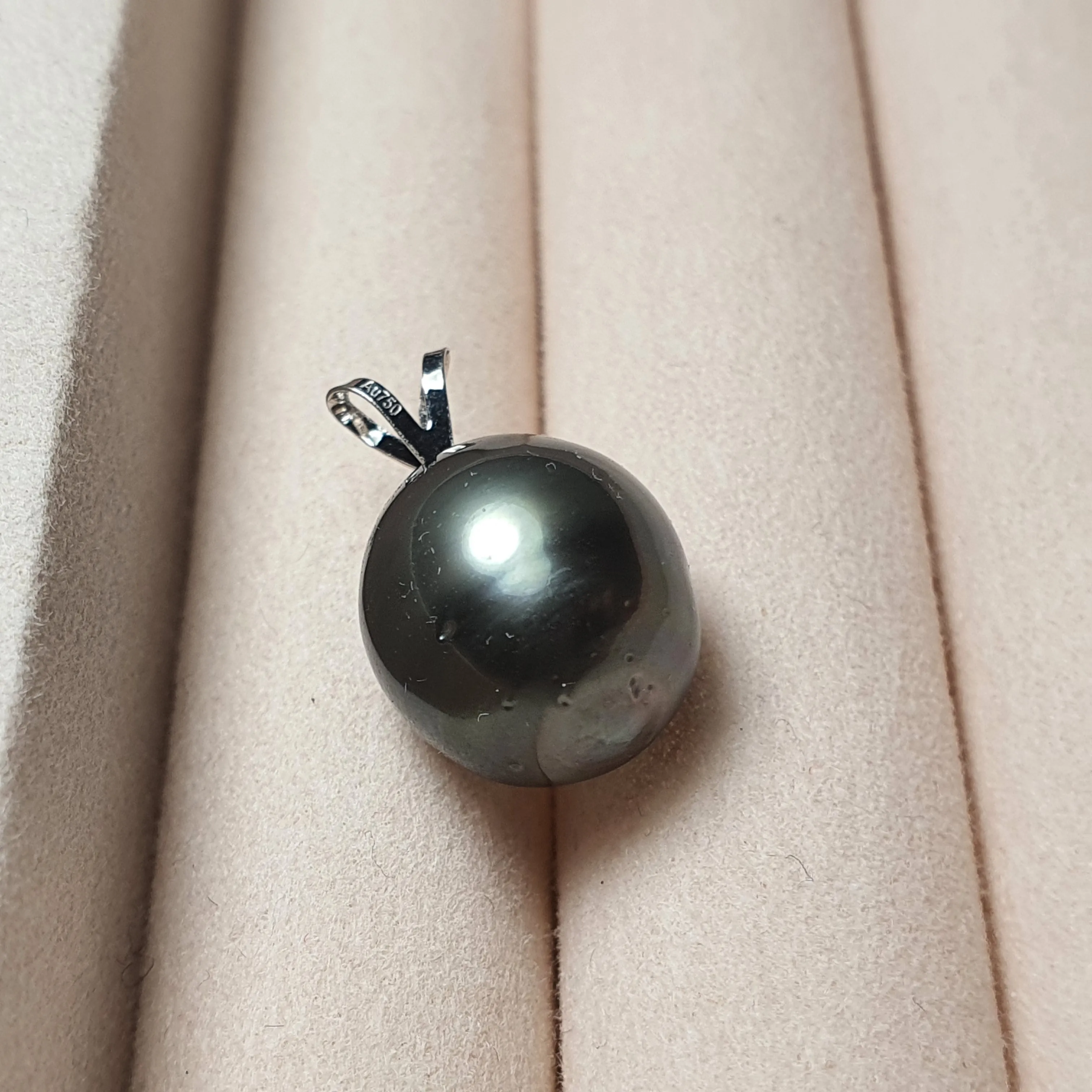 10mm Tahitian Baroque Pearl Pendant, 18k Gold