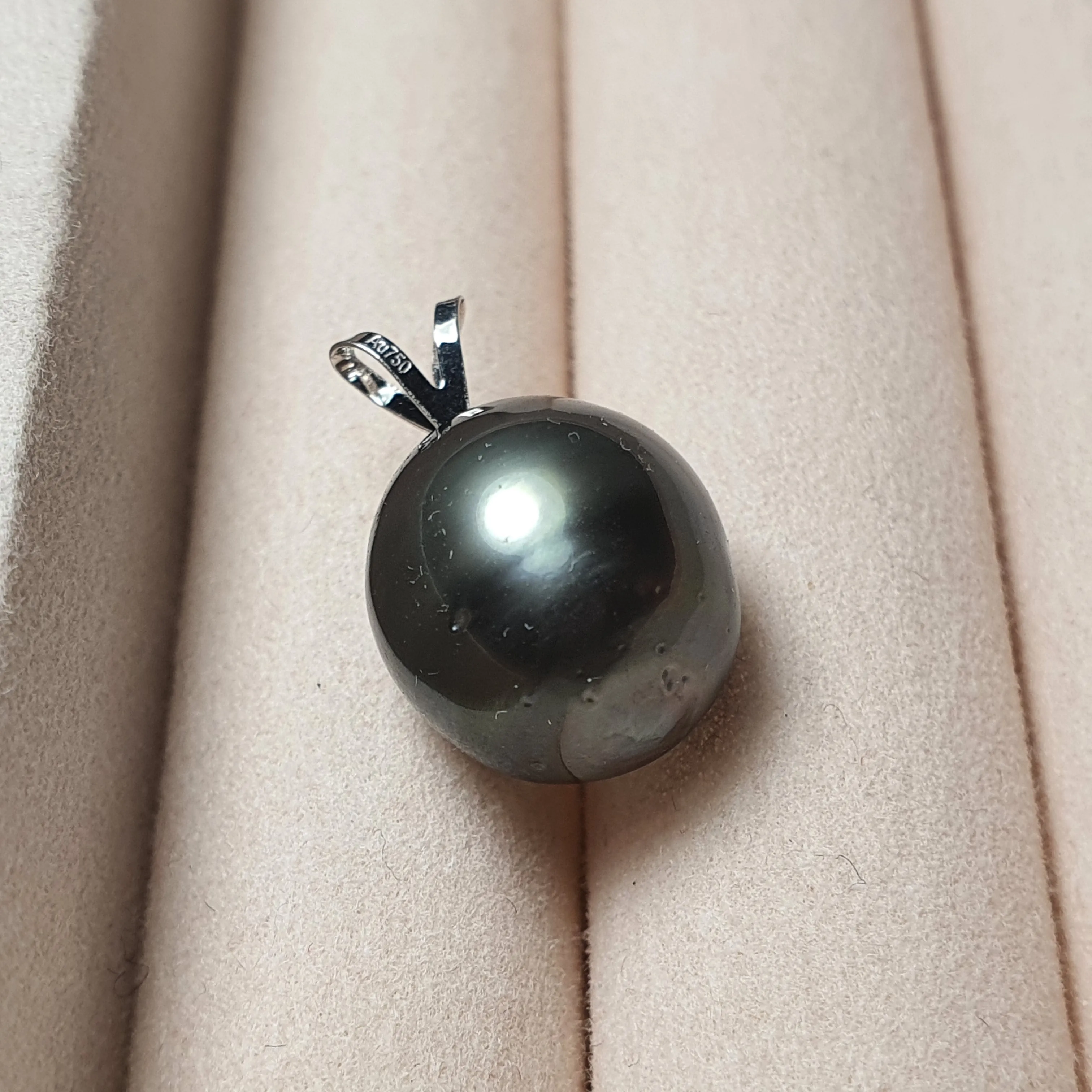 10mm Tahitian Baroque Pearl Pendant, 18k Gold