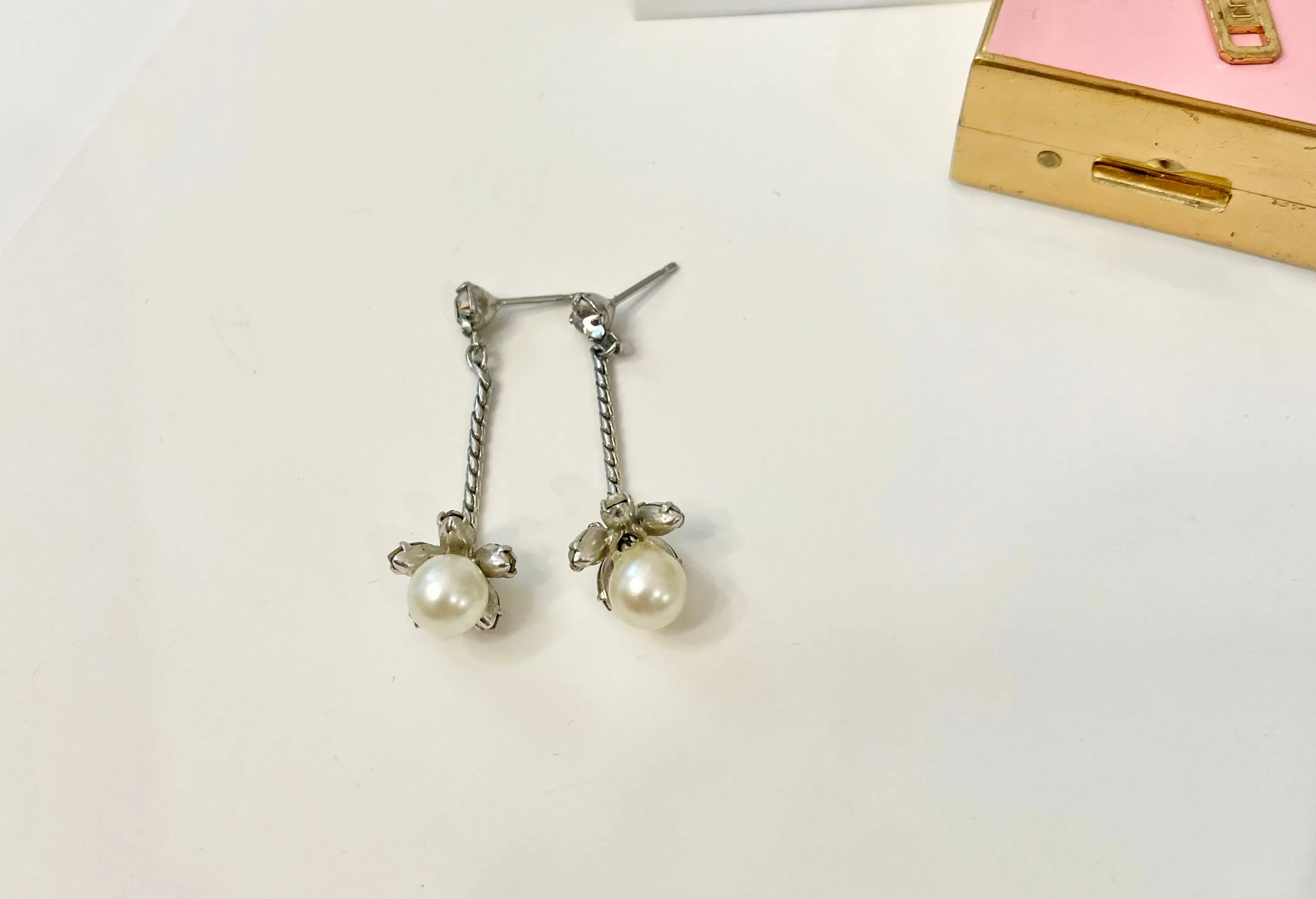 1960's pearl drop earrings.... so delicate!