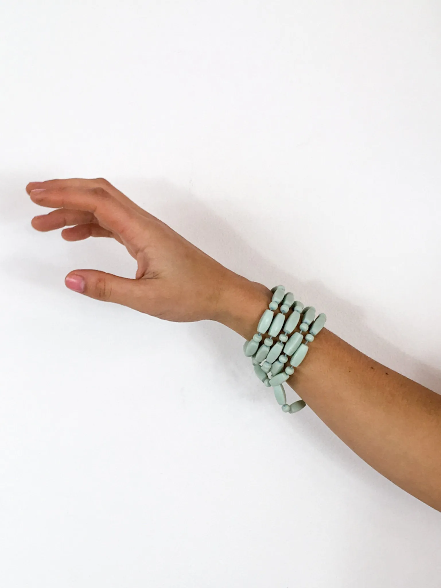 70s vintage long mint green beaded necklace 💌 FREE SHIPPING