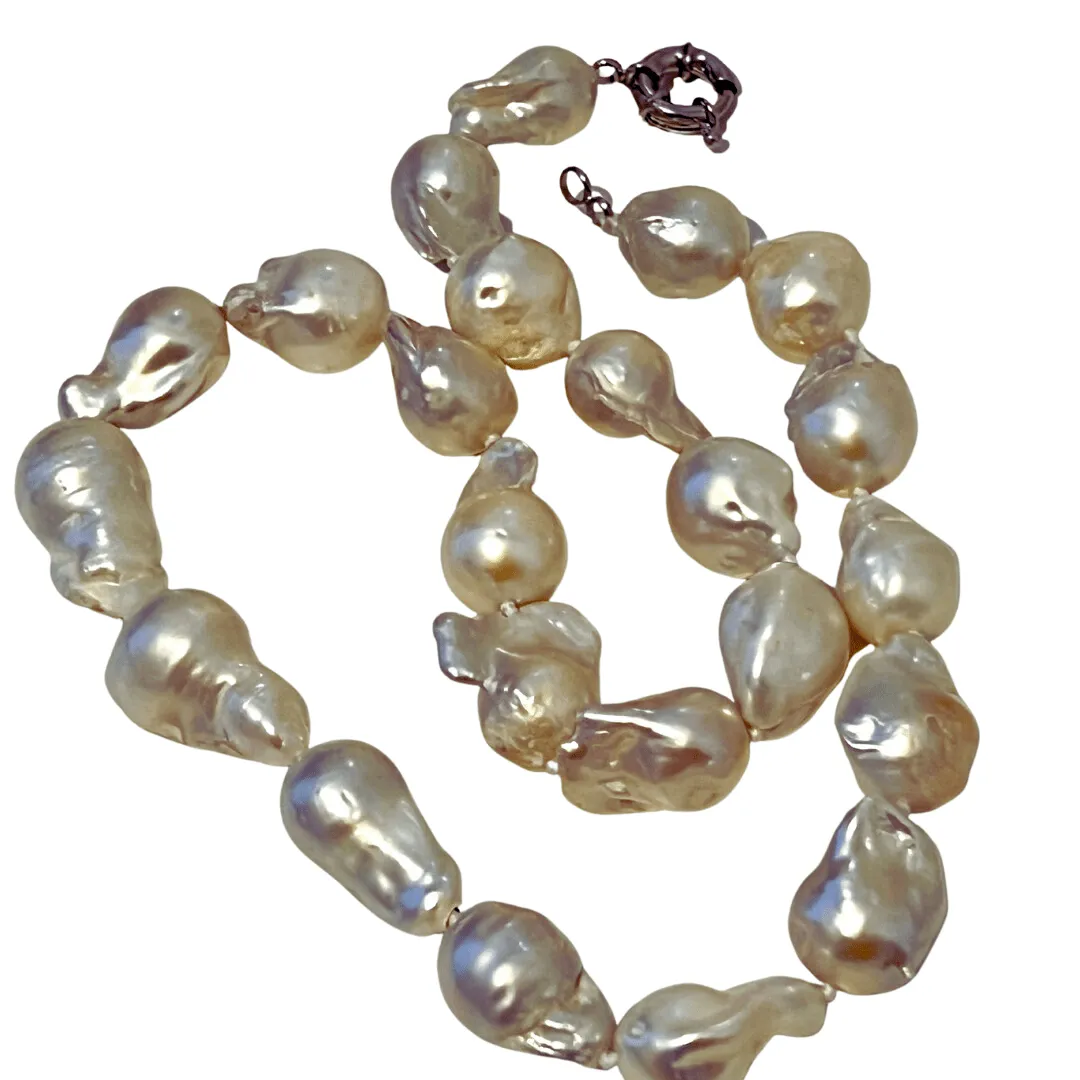Baroque Beauty Choker