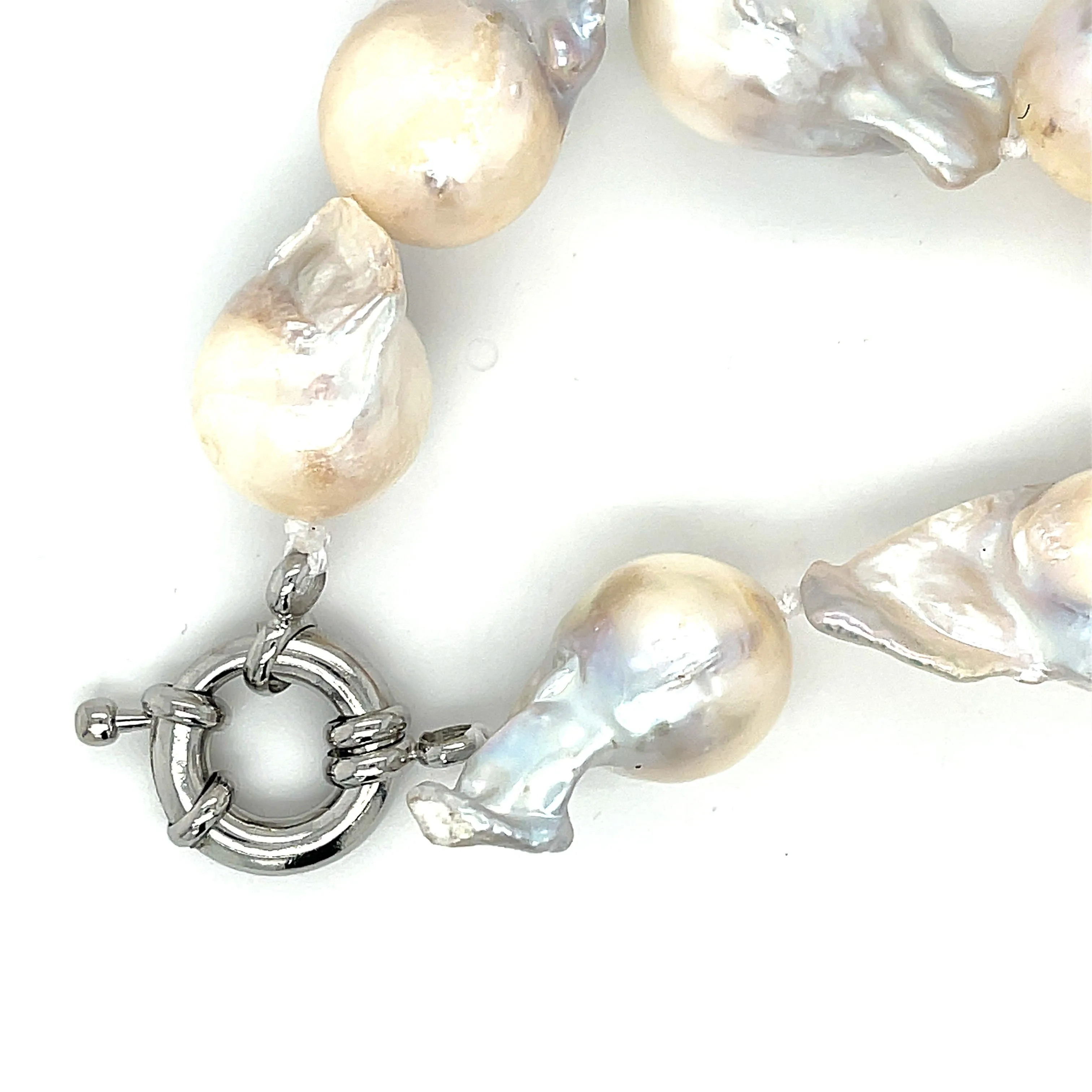 Baroque Beauty Choker