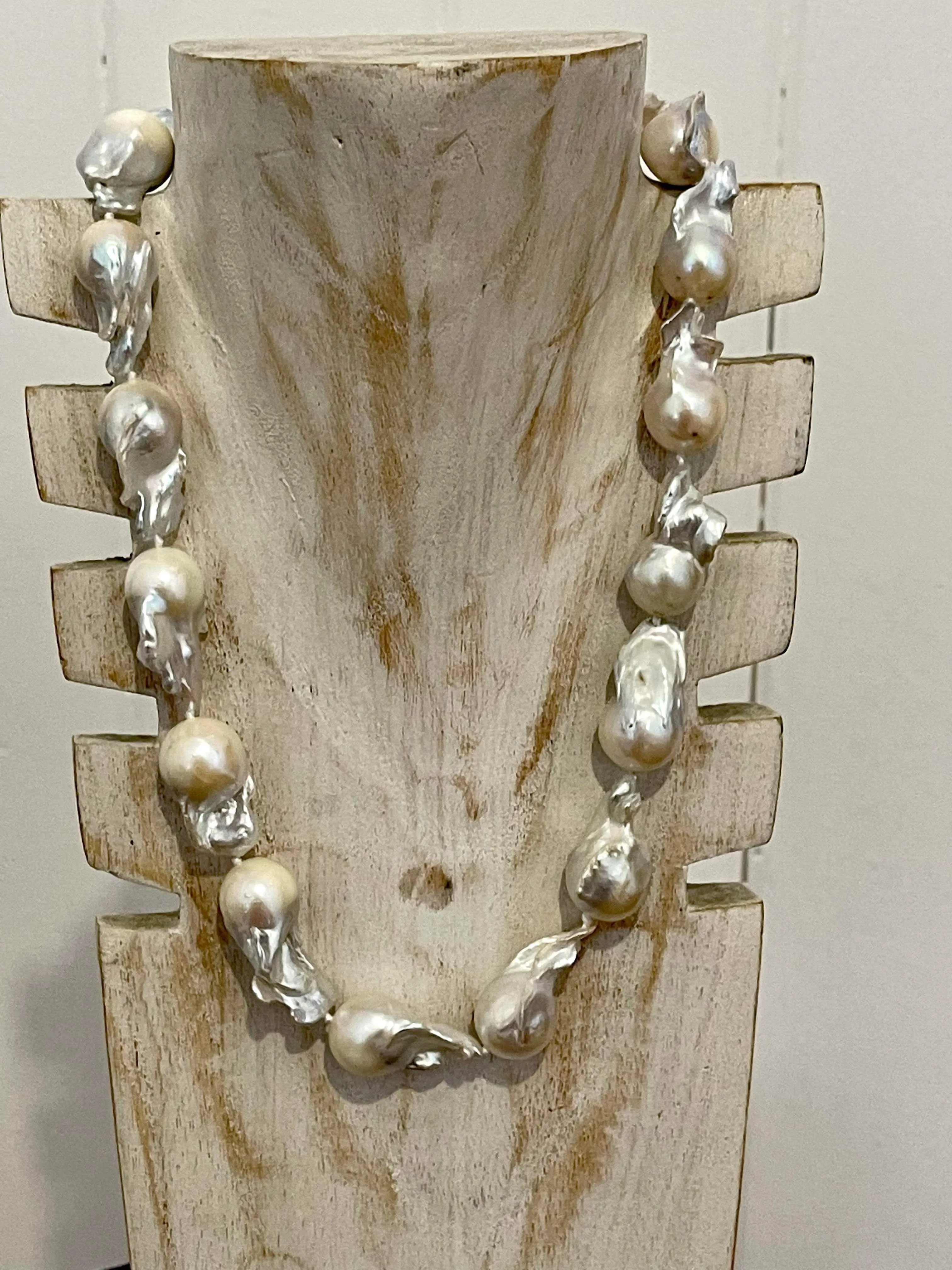 Baroque Beauty Choker