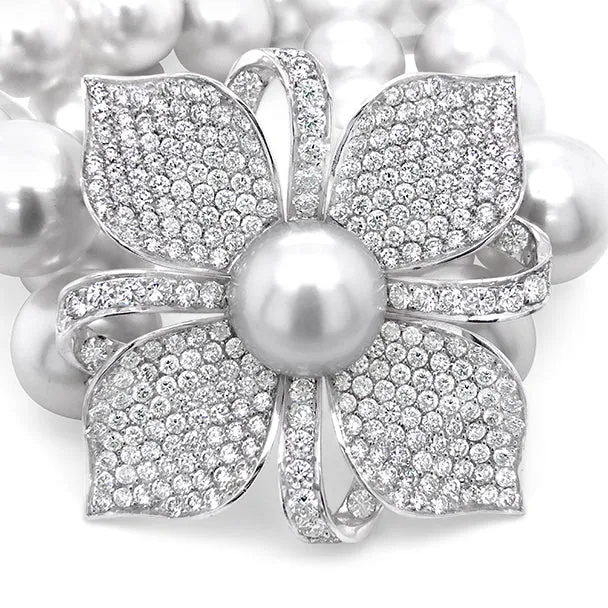 BESPOKE 'FRANGIPANI' PEARL AND DIAMOND BRACELET