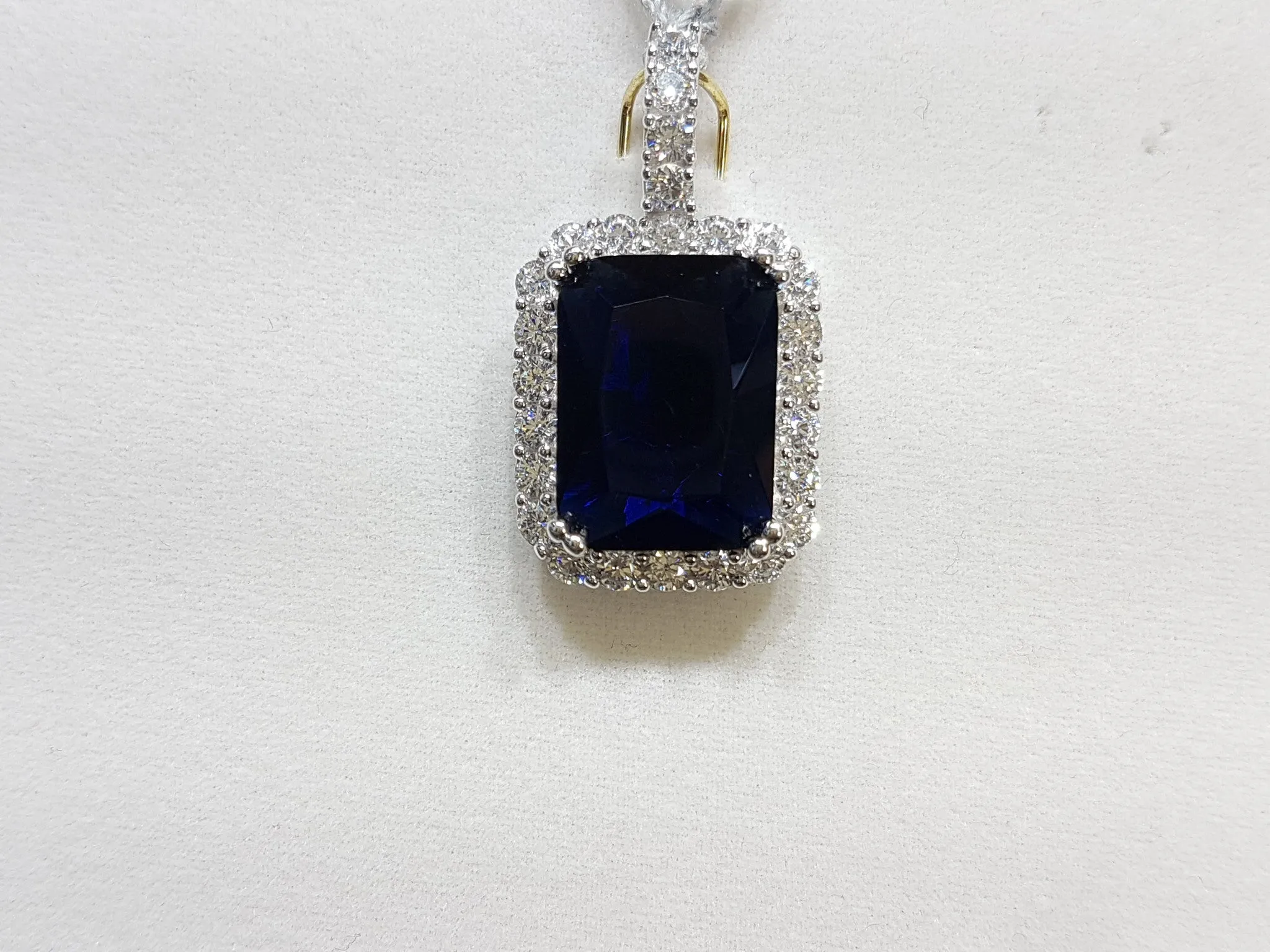 Emerald Cut Gemstone with Cubic Zirconia Pendant (Silver)