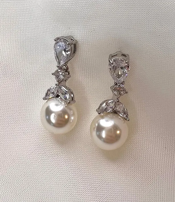 Enya - Silver Pearl Earring