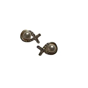 Gold Fish and Pearl Studs