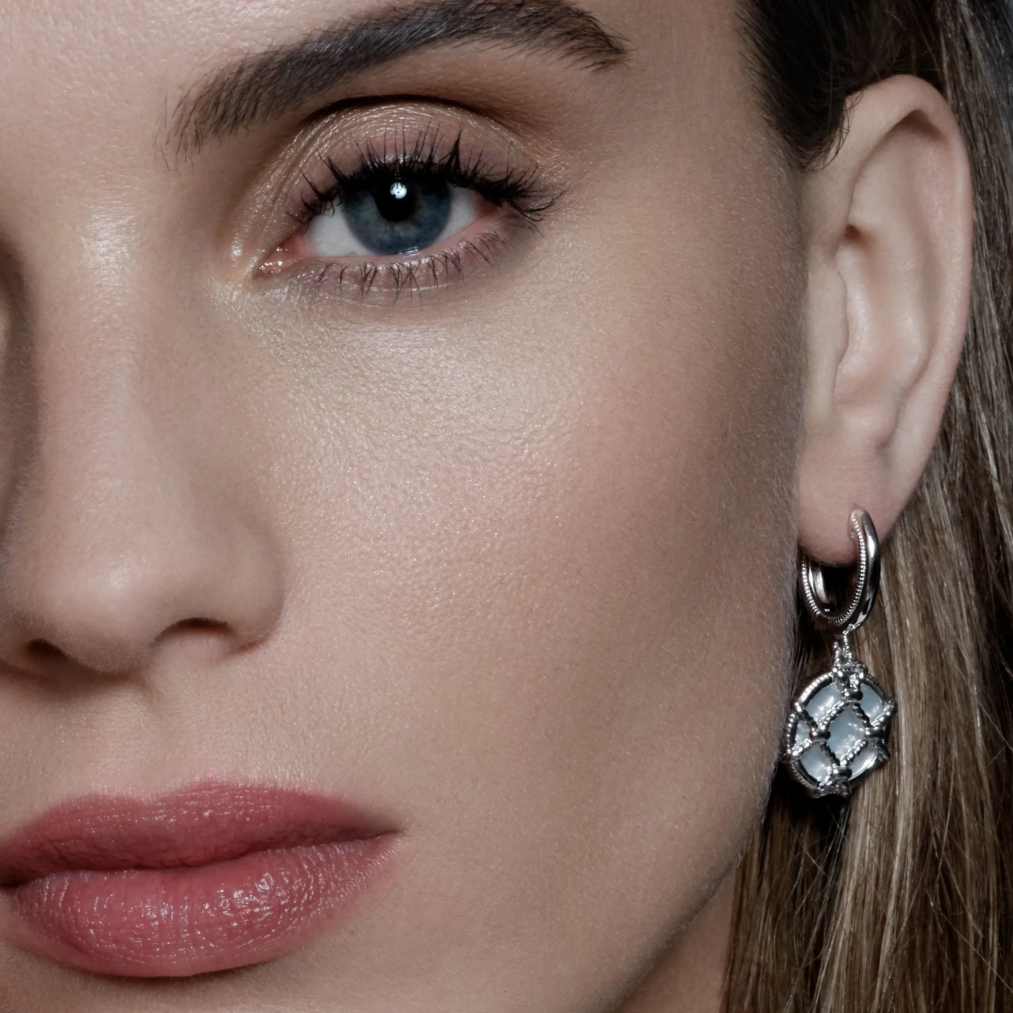 Isola Drop Earrings with Mother of Pearl