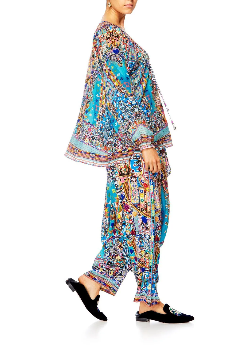 LACE UP BLOUSE CANVAS OF COLOUR