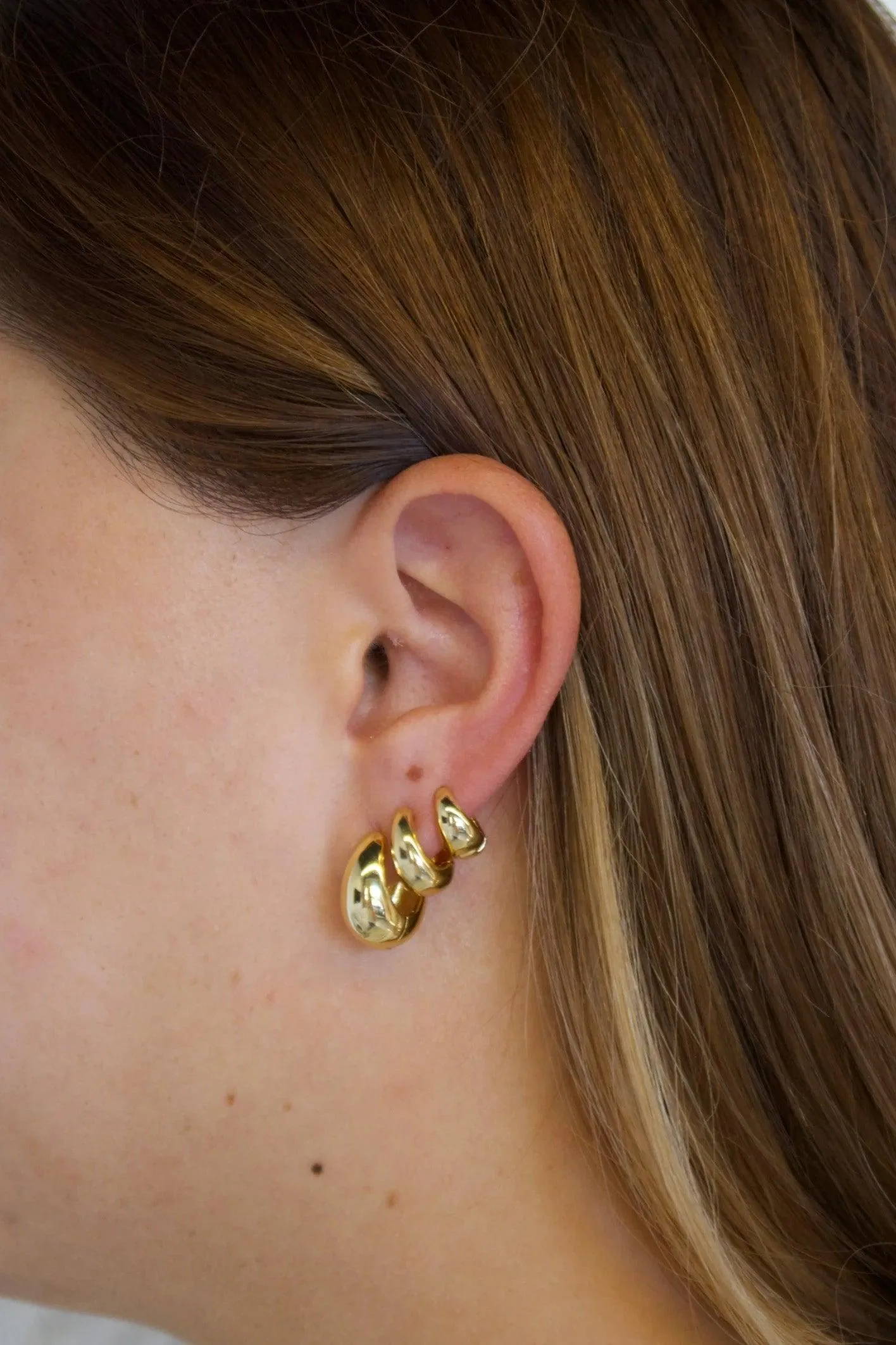 Steph Hoop Medium | Gold