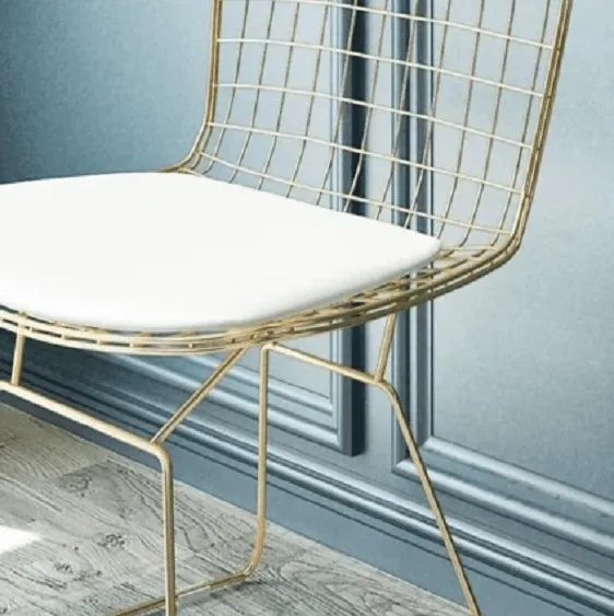 Var - Simple Modern Iron Frame Chair